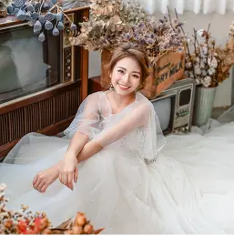 綠色供應商-新娘禮服-ABOUT THE BRIDE